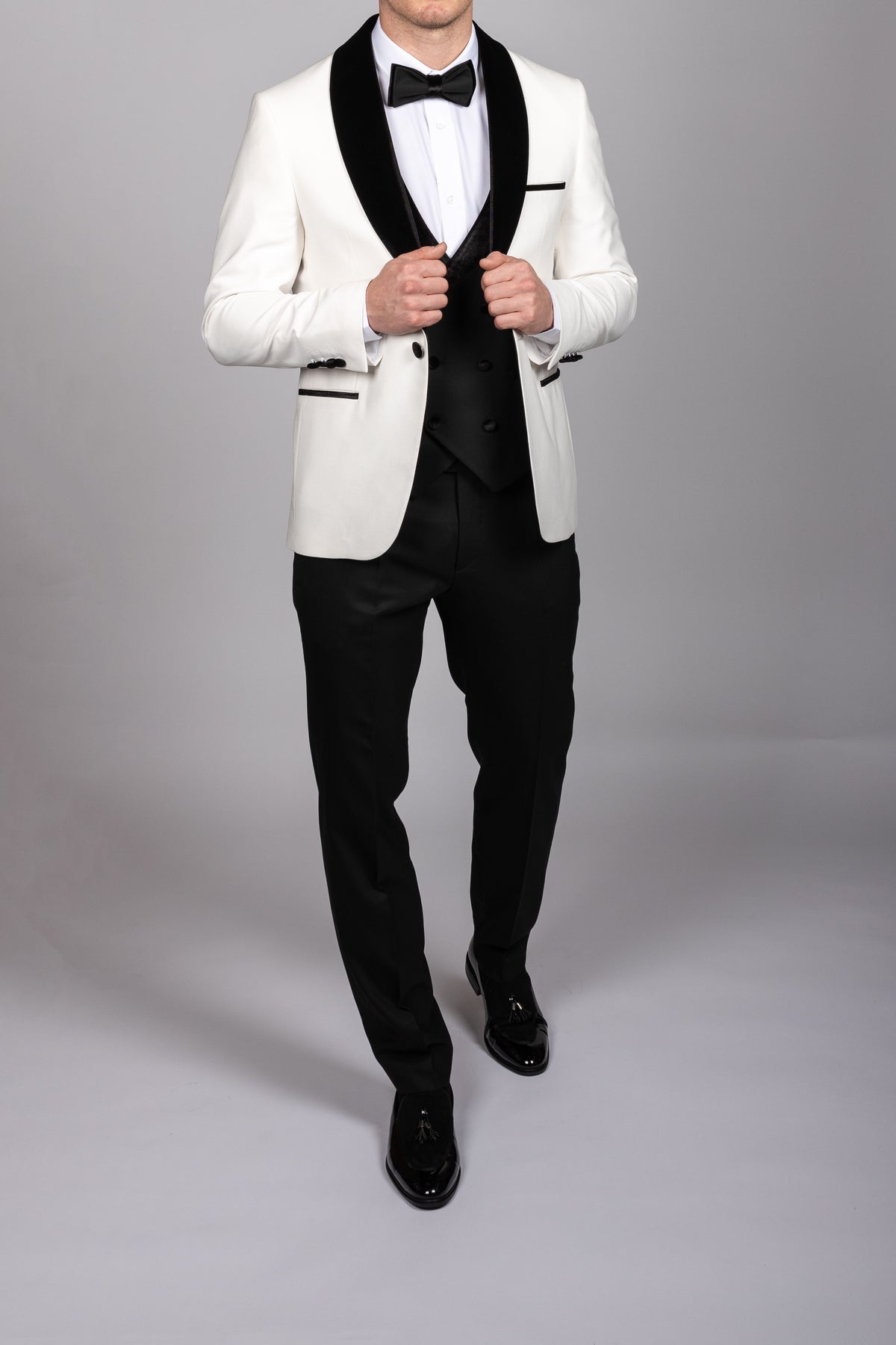 WHITE VELVET SHAWL LAPEL TUX