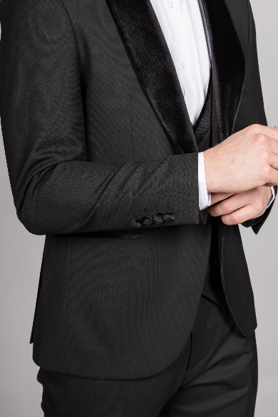 BLACK VELVET SHAWL LAPEL TUXEDO