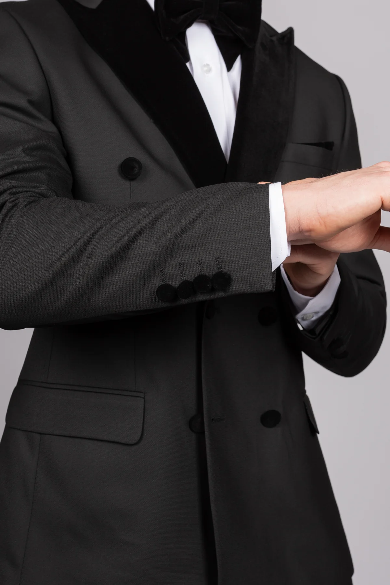 BLACK DOUBLE BREASTED VELVET PEAK LAPEL TUXEDO