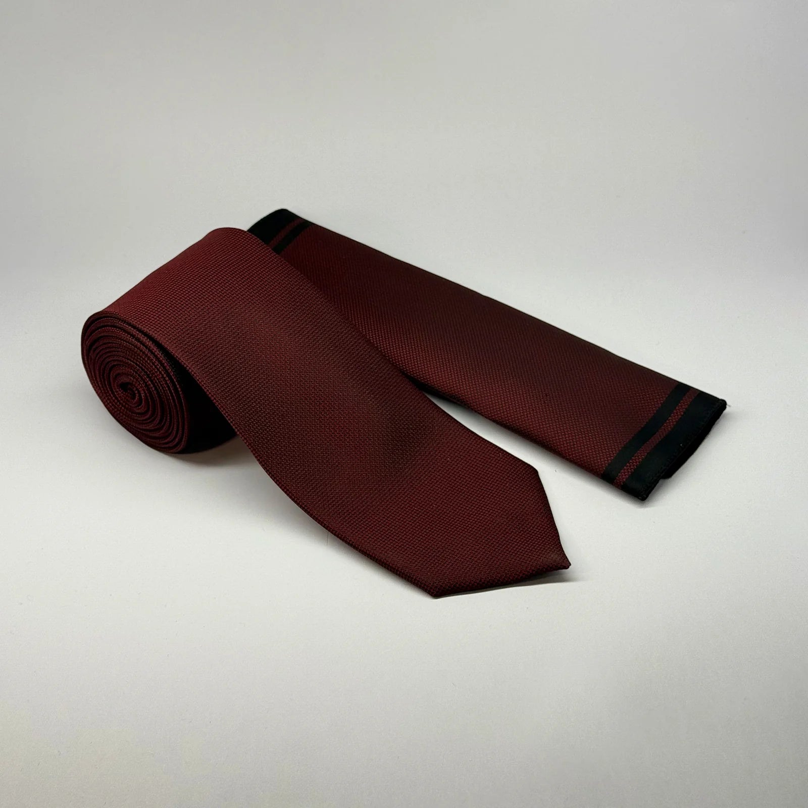 Textured - Tie & Pocket Square Set in Wine
