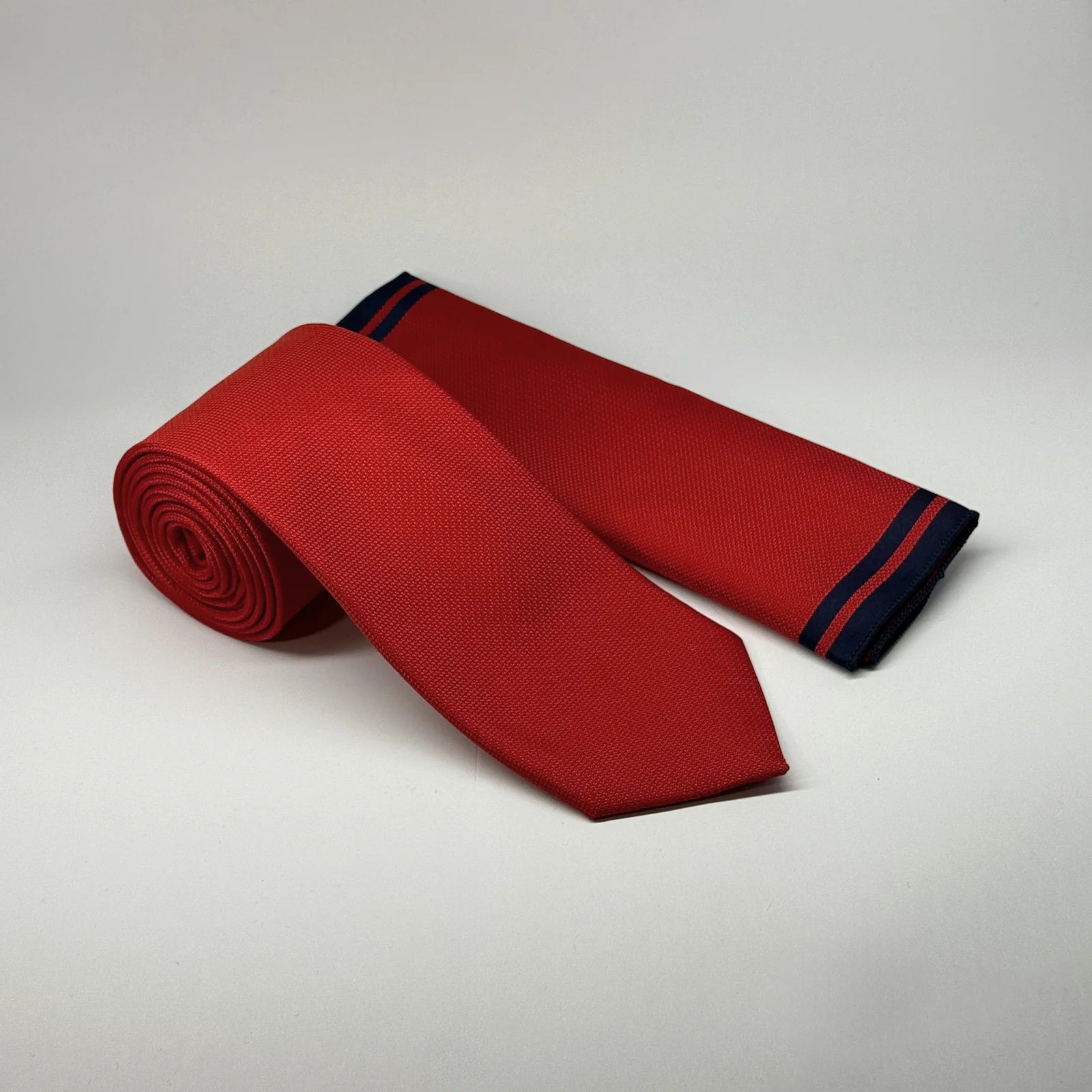 Textured - Tie & Pocket Square Set in Red