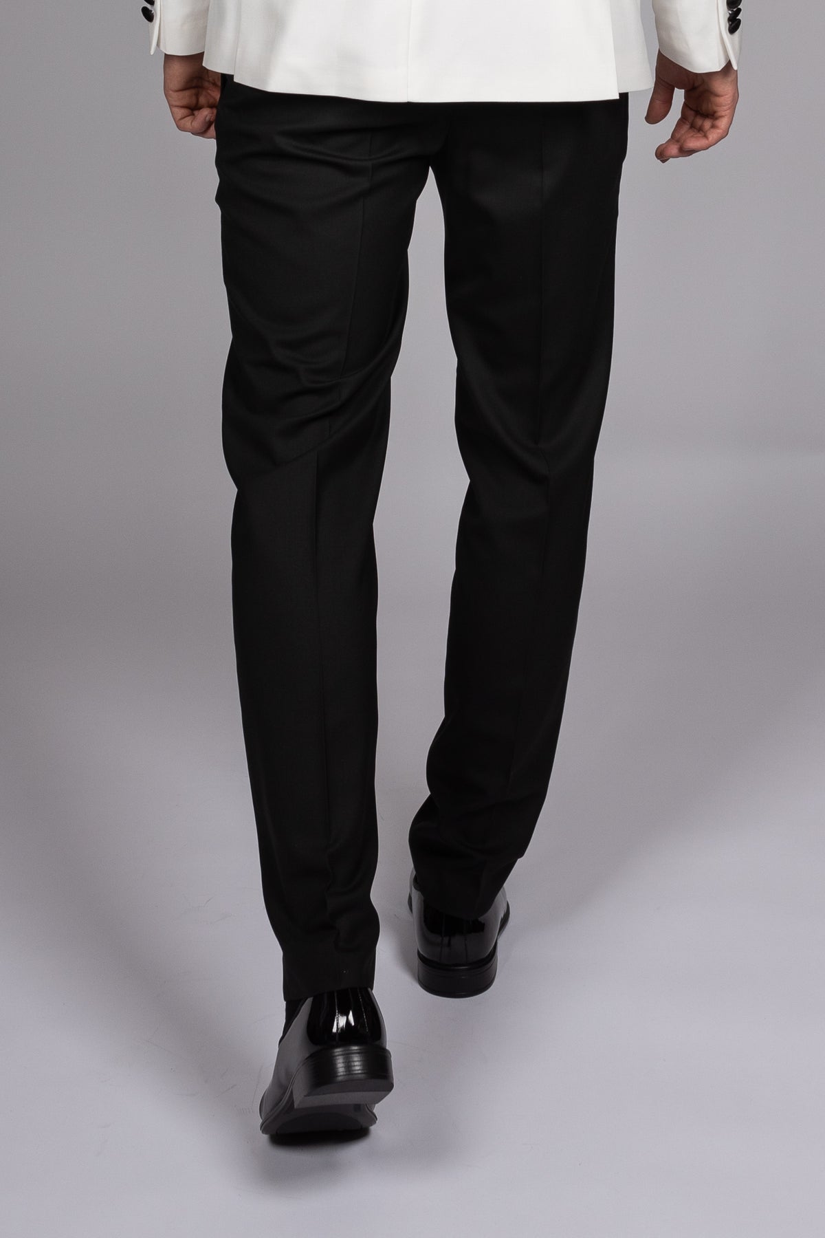 WHITE VELVET SHAWL LAPEL TUX