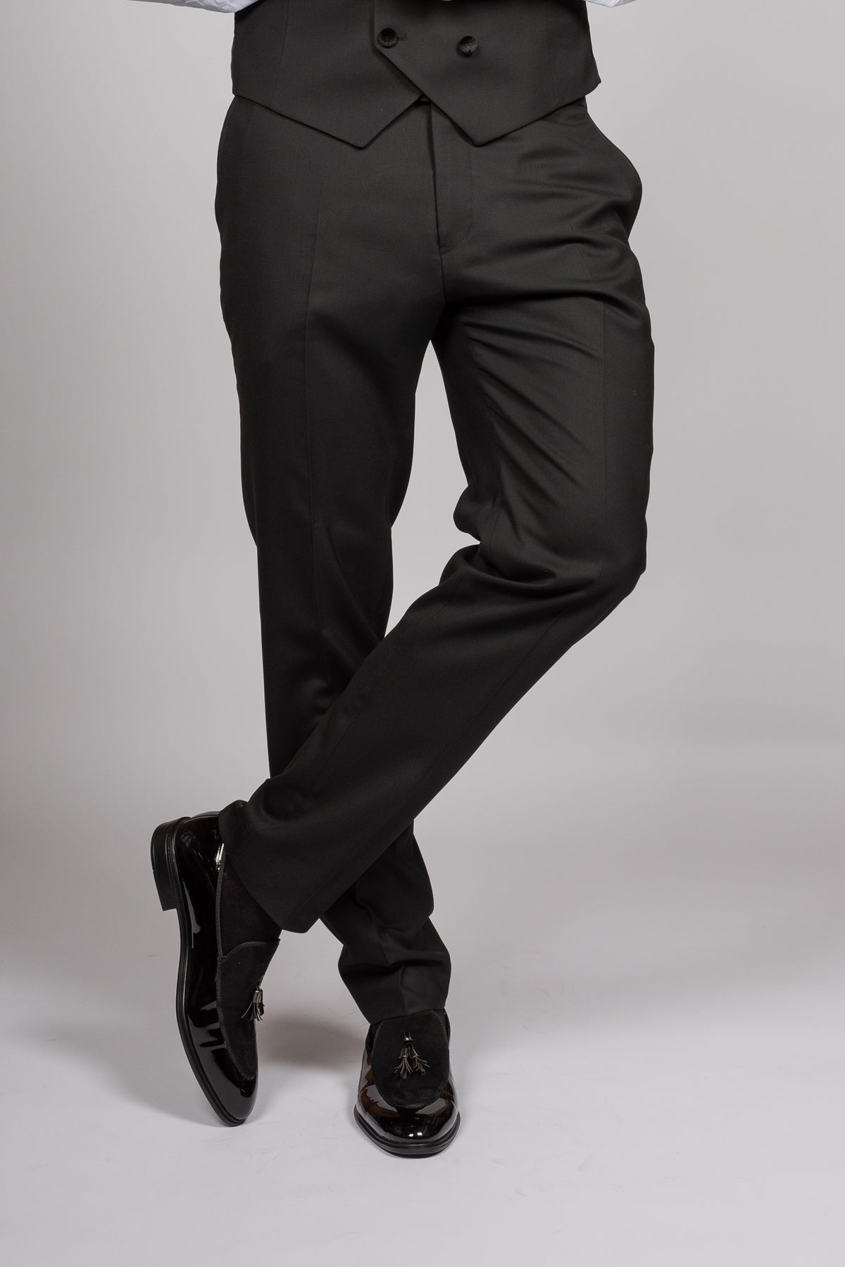 WHITE VELVET SHAWL LAPEL TUX