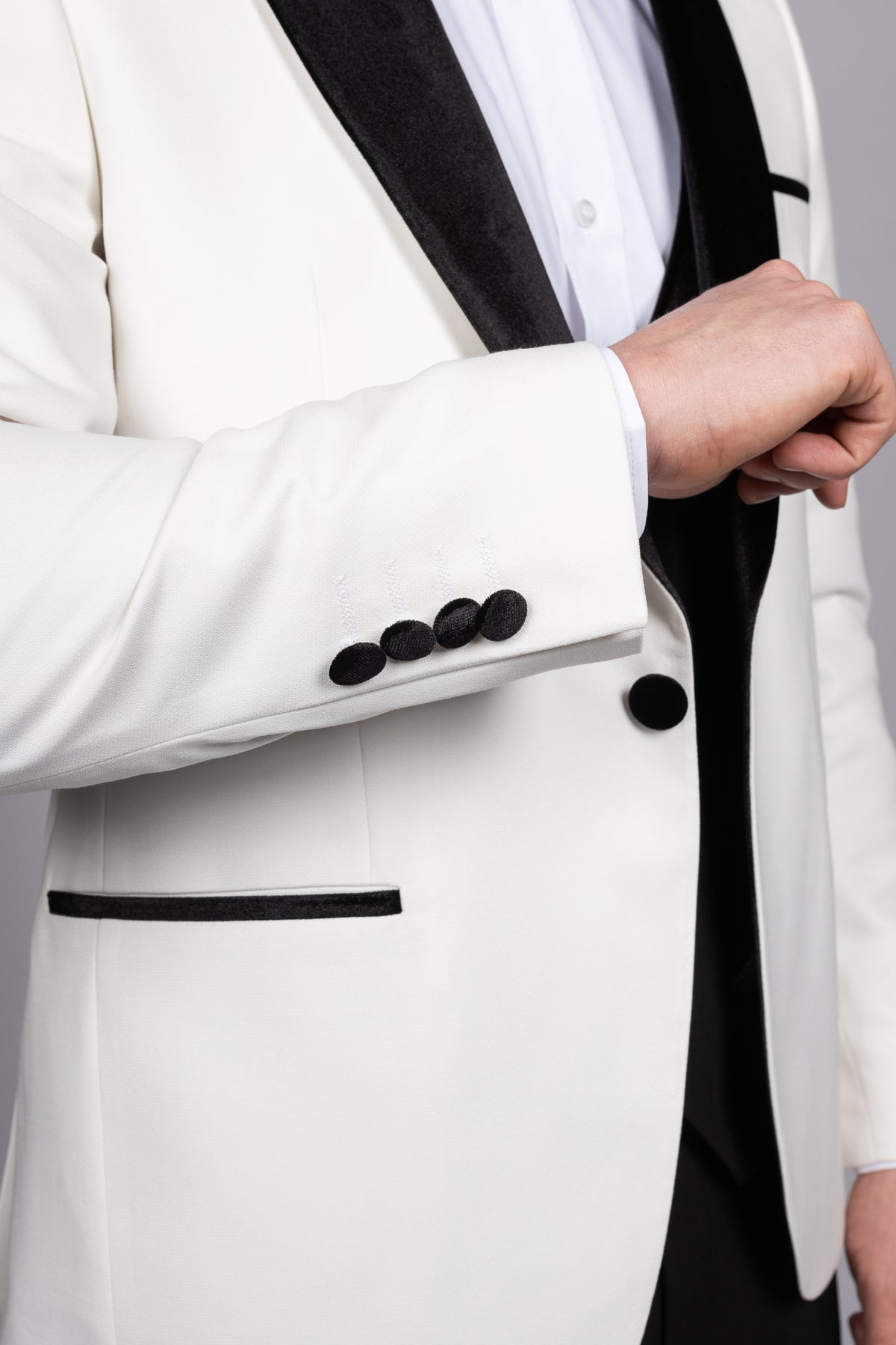 WHITE VELVET SHAWL LAPEL TUX