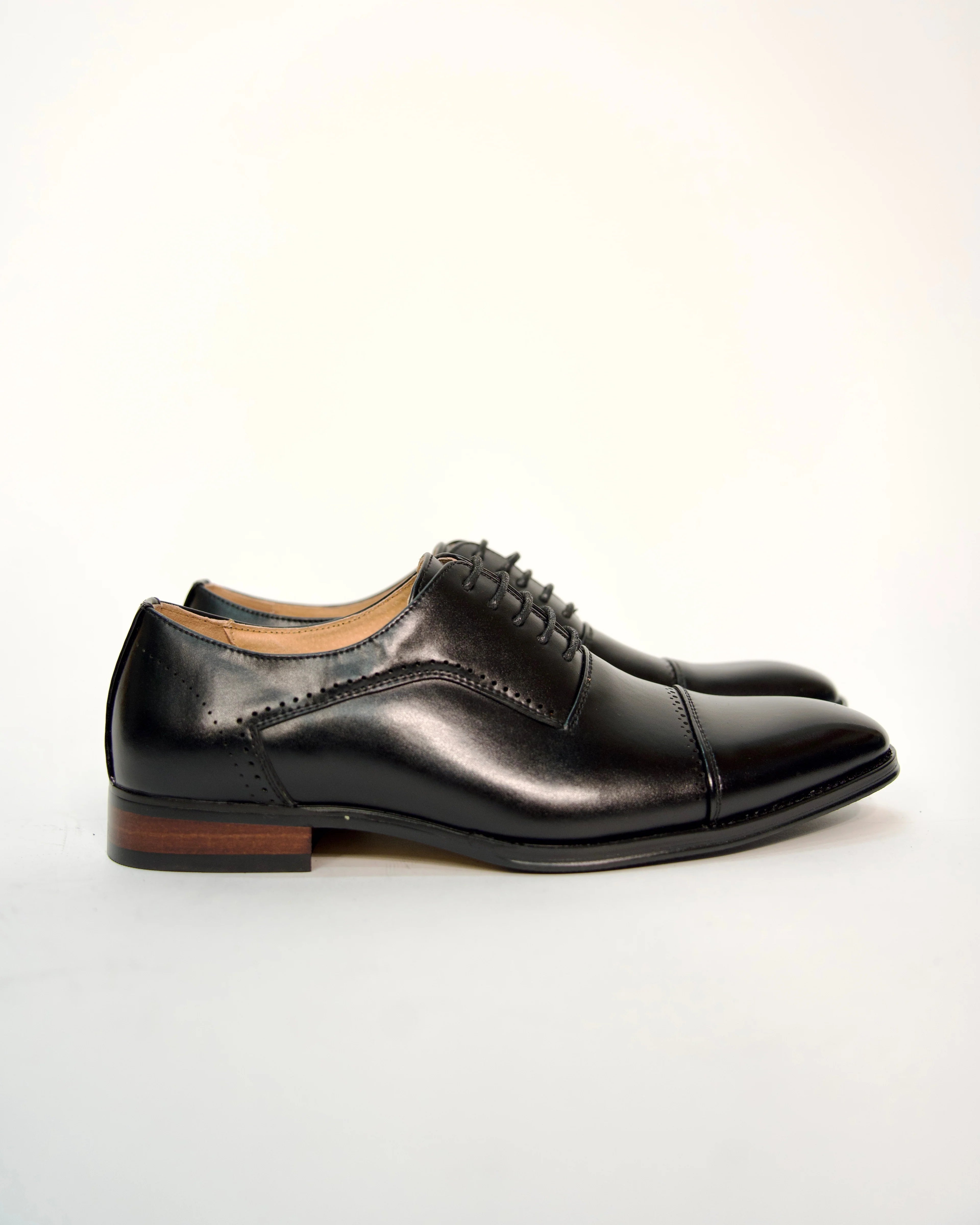 Cap Toe Leather Shoes