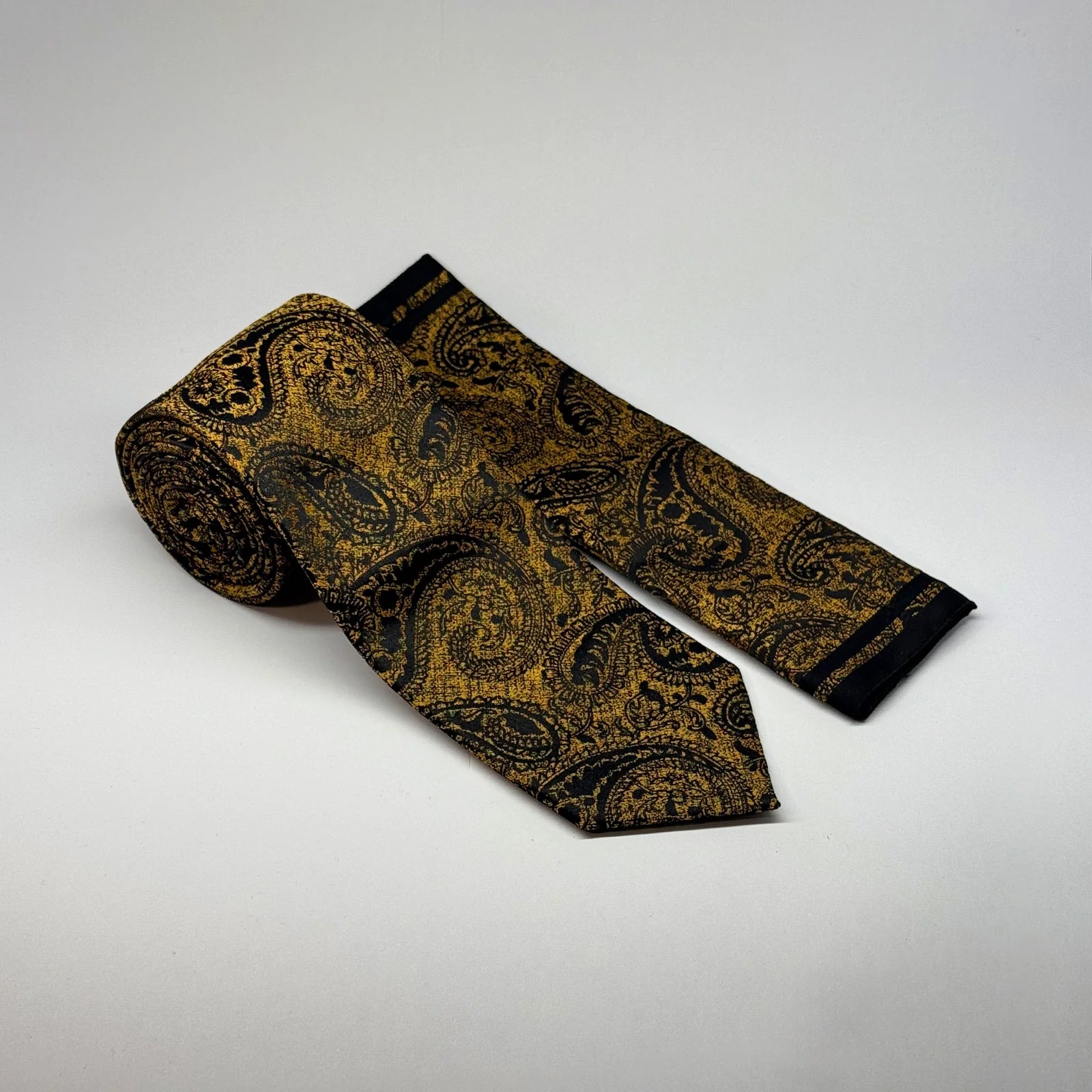 Paisley Lux - Tie & Pocket Square Set in Gold & Black